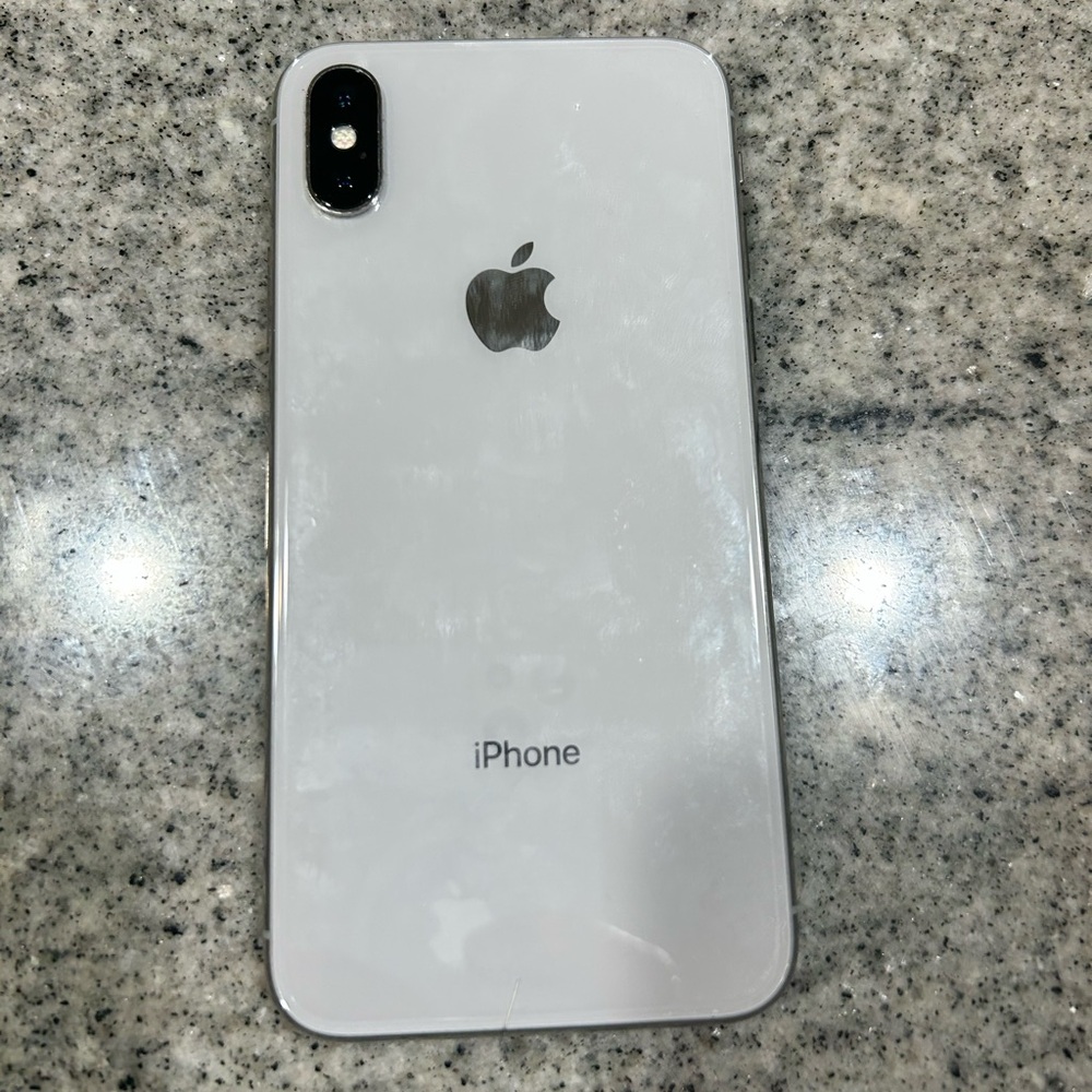 Unlocked iPhone X 256gb with case - Picture 2 of 8